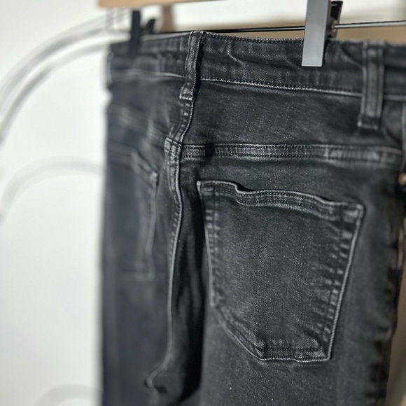 H&M Women’s Size 6 Black Denim, Straight Leg with Slit at Ankle, Button Fly - Picture 6 of 7